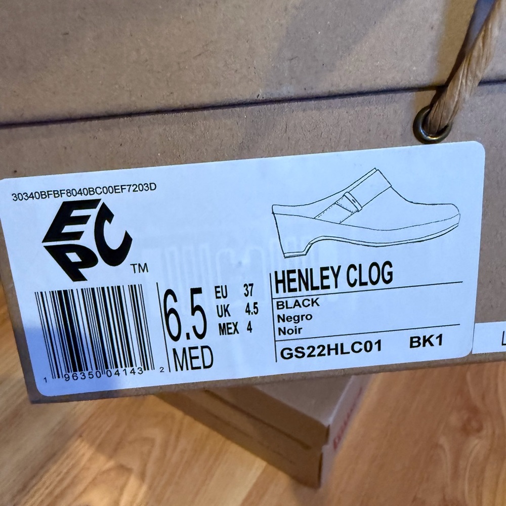 Henley Clog Gentle Souls by Kenneth Cole. Women’s black leather/suede. Size 6.5. - Picture 3 of 13